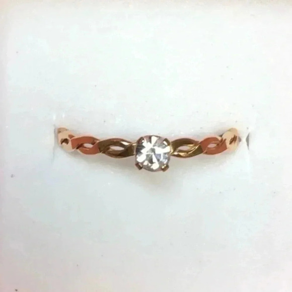 Sz 6.5 Solitaire Austrian Crystal 10k Gold… - Picture 1 of 2
